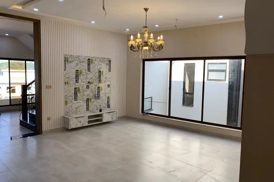 بحریہ ٹاؤن اوورسیز فیز 8 میں 13 مرلہ مکان برائے فروخت