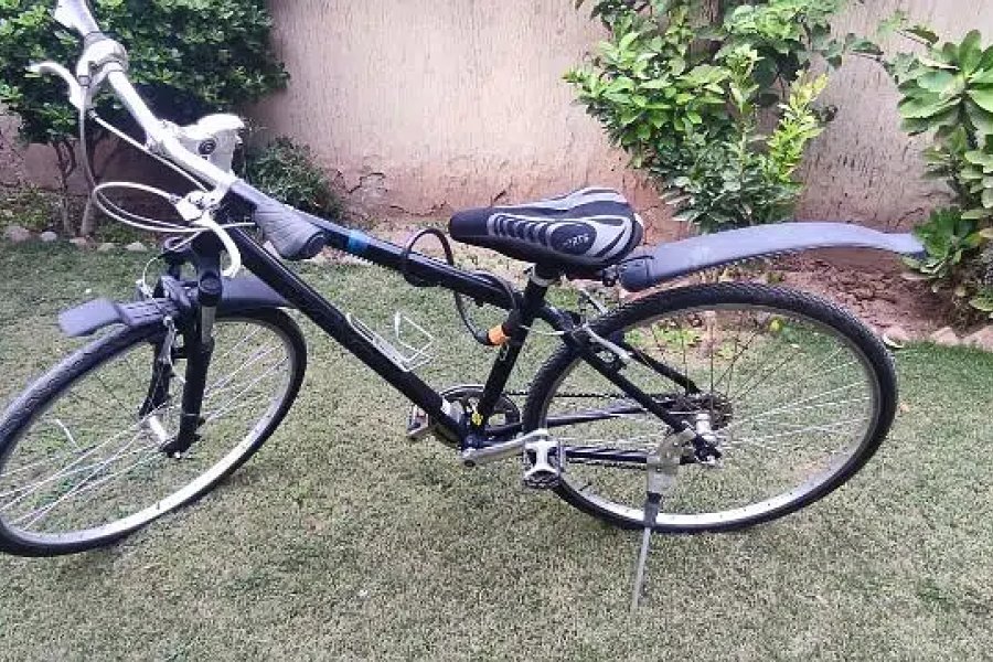 Giant Suitto Hybrid Bicycle