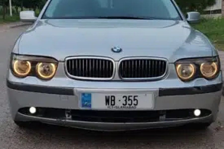 لگژری کا تجربہ کریں: مکمل طور پر بھری ہوئی BMW 7 سیریز