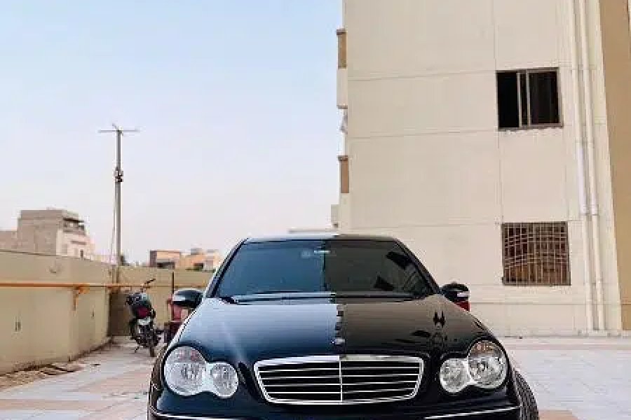 Mercedes benz c180 avnat gard 2005 registration 2013 total original