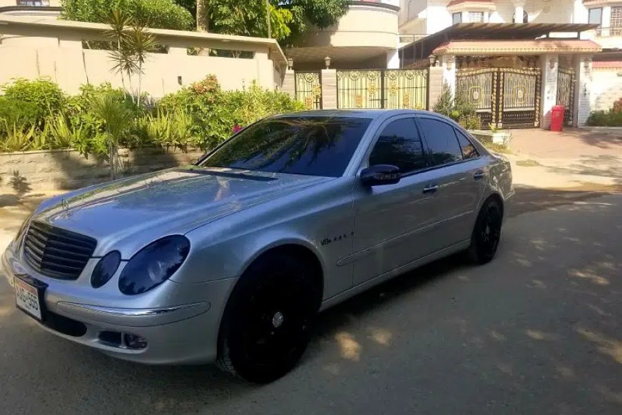 Mercedes Benz E240