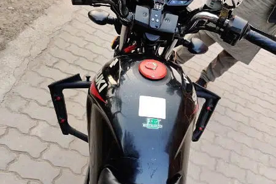 Unleash the Thrill: Suzuki GR150 in Sleek Black Finish