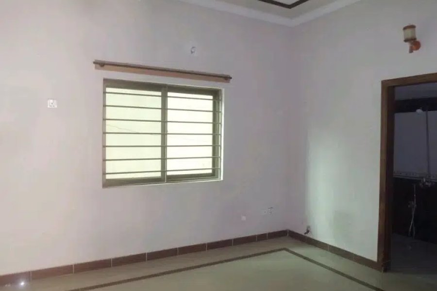 G-9 پرائم لوکیشن میں ایک مکان برائے فروخت