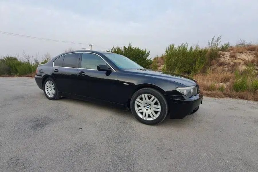 عیش و آرام کا تجربہ کریں: BMW 7 سیریز کو دریافت کریں۔