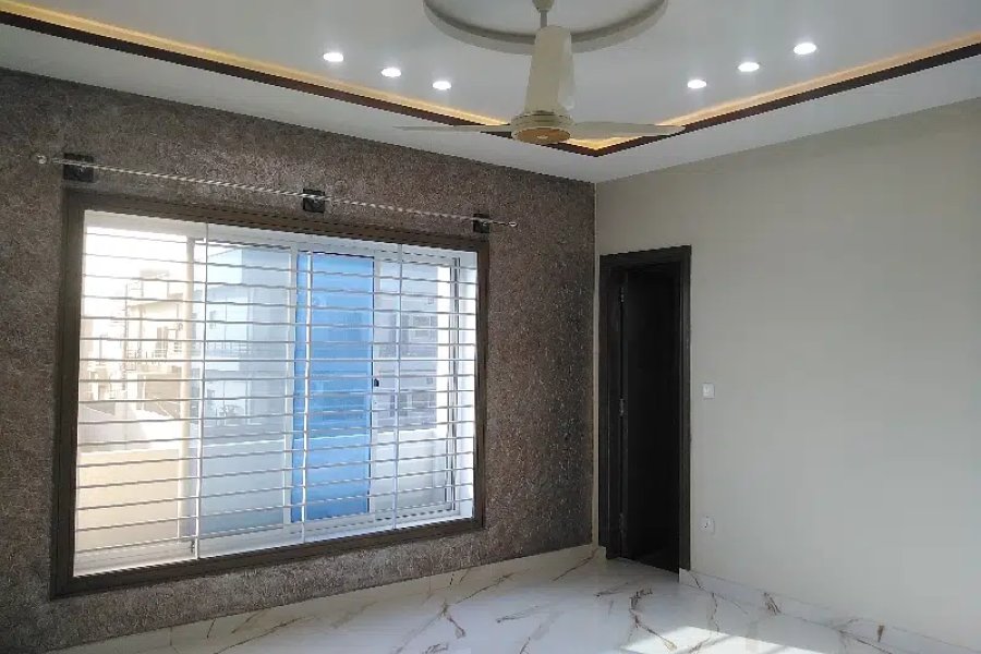 Ready To Buy A House In G-9/3 Islamabad