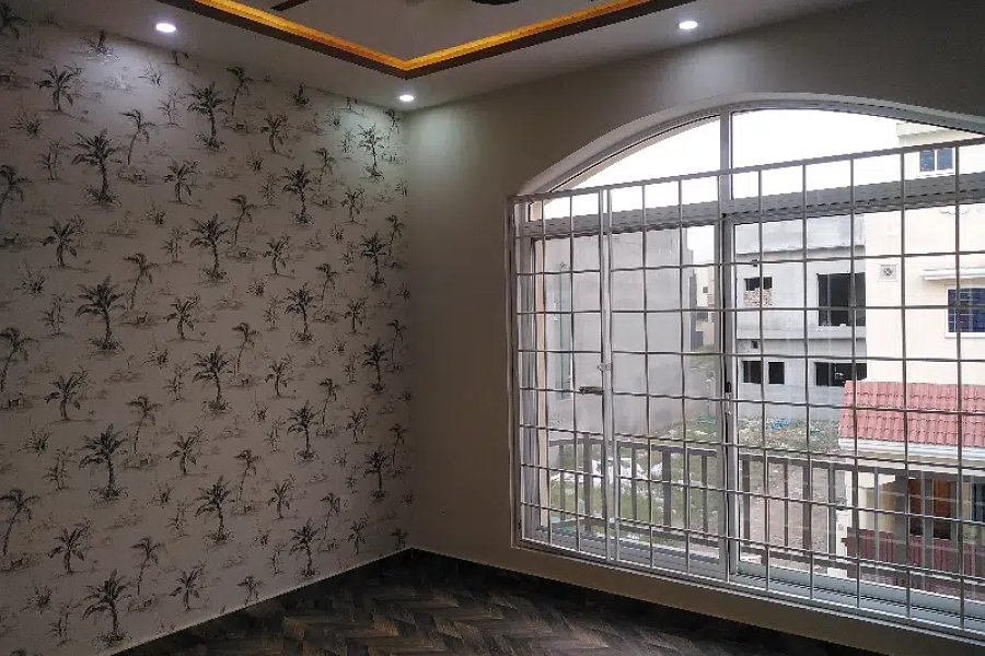 G-9 میں 4500 اسکوائر فٹ کا مکان مارکیٹ میں آ گیا ہے۔