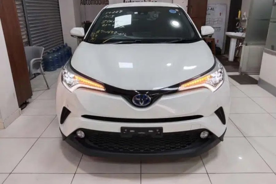 Toyota C-HR G LED 2018