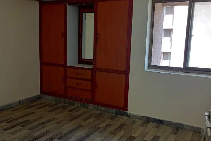 G-11/4 ہاؤسنگ فاؤنڈیشن فلیٹ ای ٹائپ دوسری منزل گیس کرایہ پر دستیاب ہے