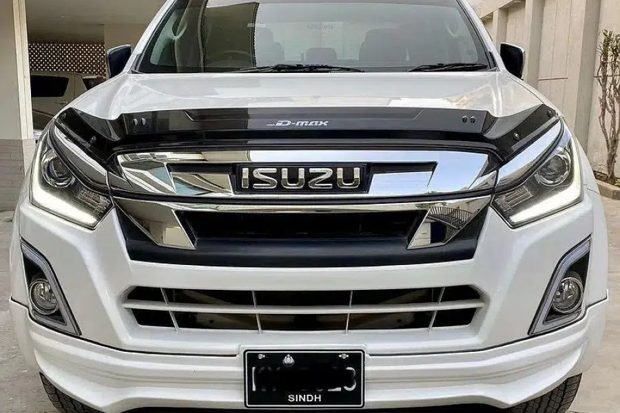 اسوزو ڈی میکس وی کراس 2021