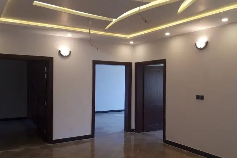 G-11 میں عمدہ مقام پر مکان برائے فروخت