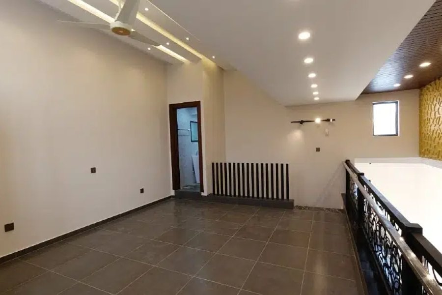 7 مرلہ زیریں پورشن کرایہ پر صرف روپے میں۔ 85000