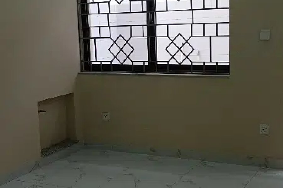 جی 11 پرائم لوکیشن میں فلیٹ کرایہ پر دستیاب ہے۔