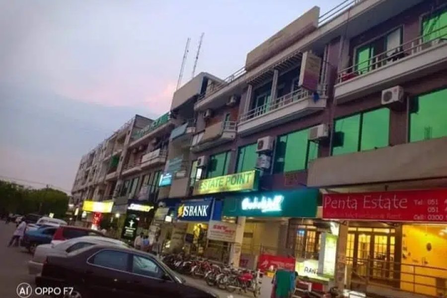 I-8۔ مرکز کمرشل اپارٹمنٹ برائے فروخت مین ڈبل روڈ لوکیشن مزید آپشنز دستیاب