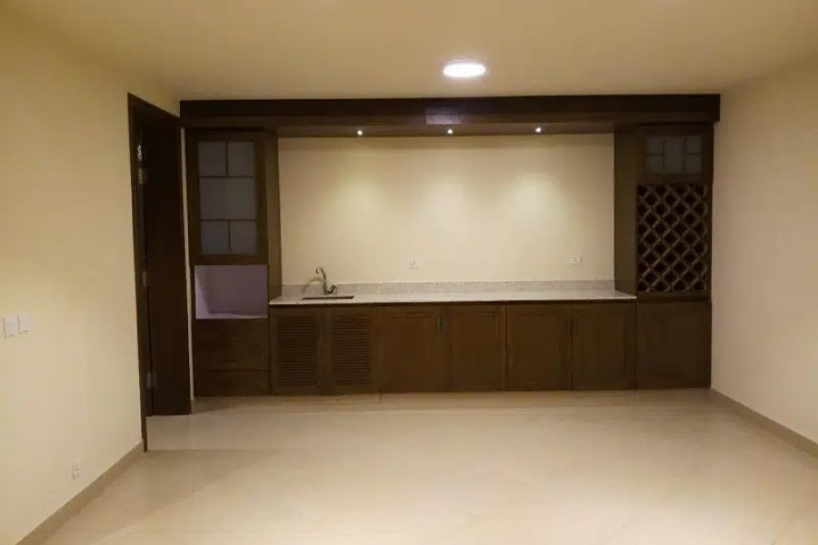 I-8 تین منزلہ مکان برائے فروخت