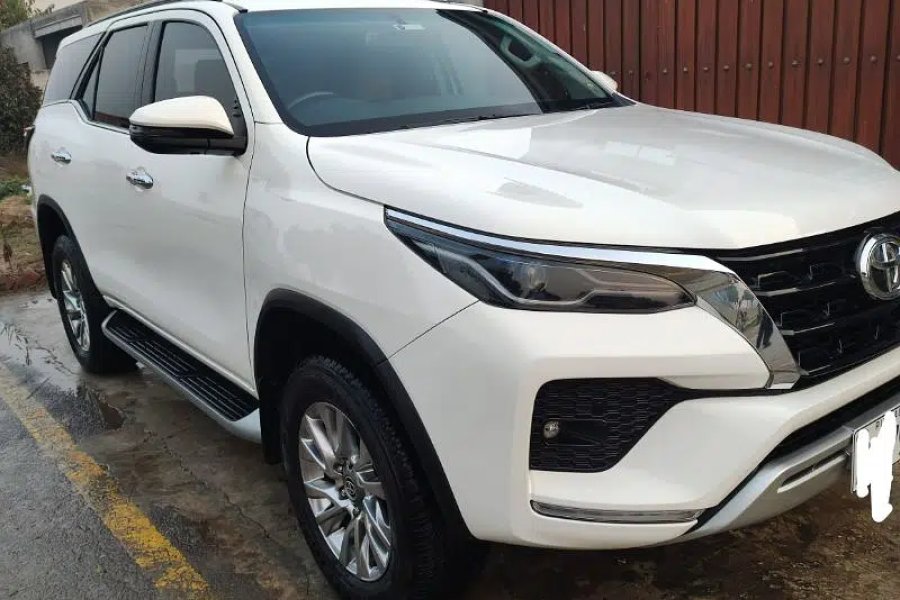 Toyota fortuner 2022/23