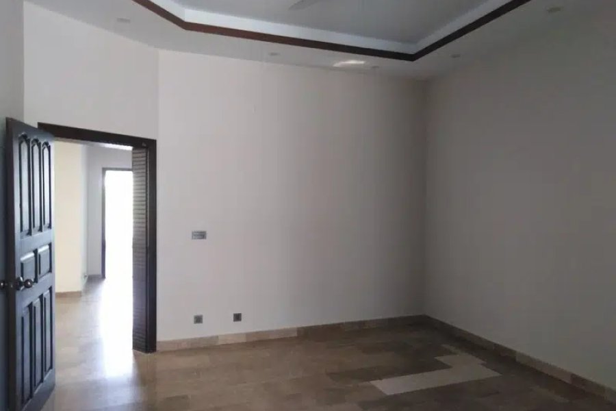 5400 Square Feet Corner House Is Available For Sale In I-8