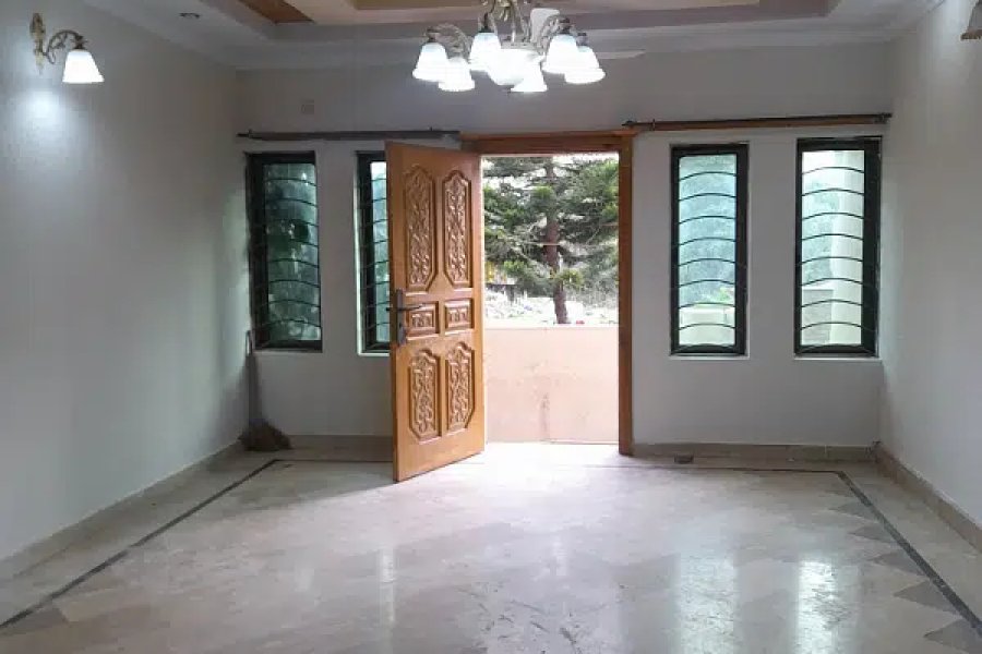 I-8/4.40x80. Upper Portion Available for Rent