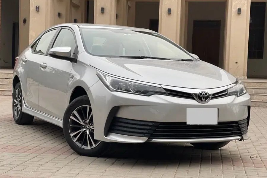 ٹویوٹا کرولا الٹیس 1.6 2017 2018 شکل لاہور REG