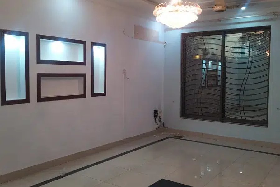 Buy A Centrally Located Facing Park 3200 Square Feet House In I-8/4