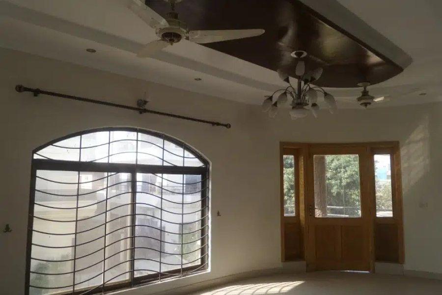 I-8/3 میں 3200 مربع فٹ زیریں پورشن کرایہ پر