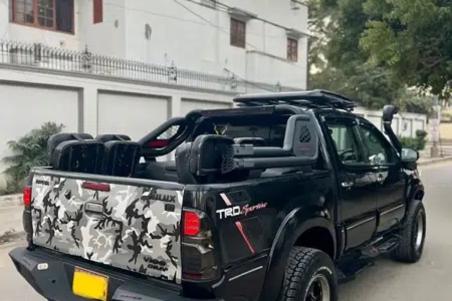 ٹویوٹا ویگو چیمپ تھالیند خالد بن ولید روڈ، کراچی