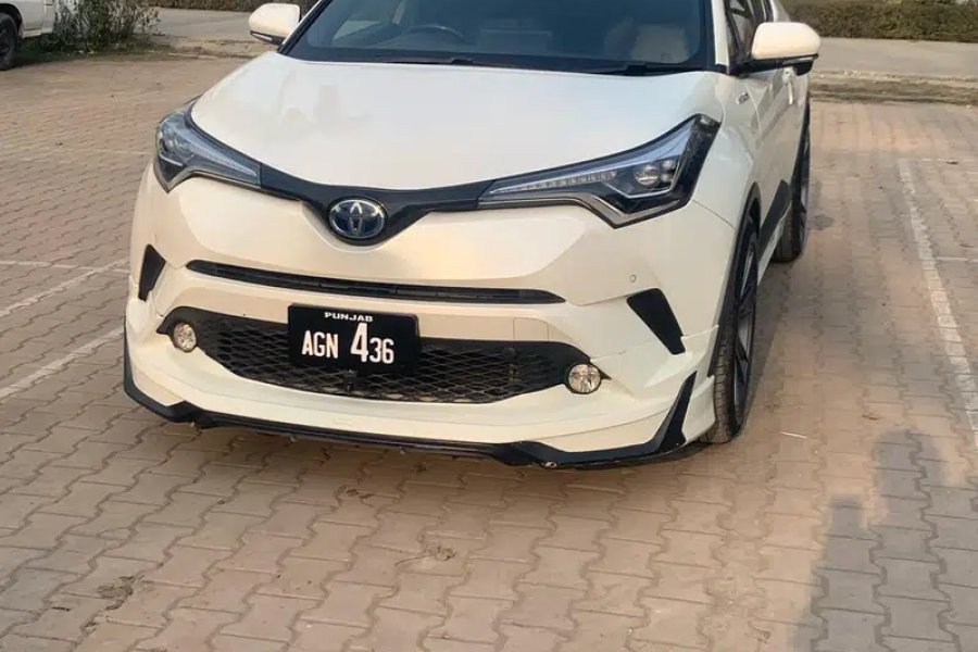 Toyota C-HR Model 2017