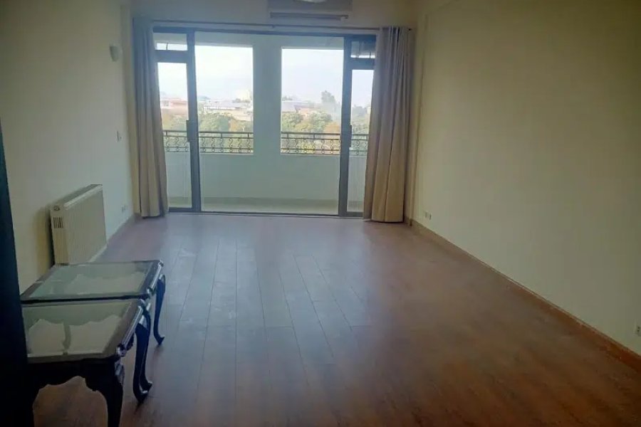 2900 اسکوائر فٹ 3rd فلور 3 بیڈروم فلیٹ سرونٹ کوارٹر اسٹور کے ساتھ مکمل دیکھیں مکمل آزادی