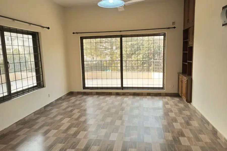 A Beautiful Upper Portion Available For Rent- F11