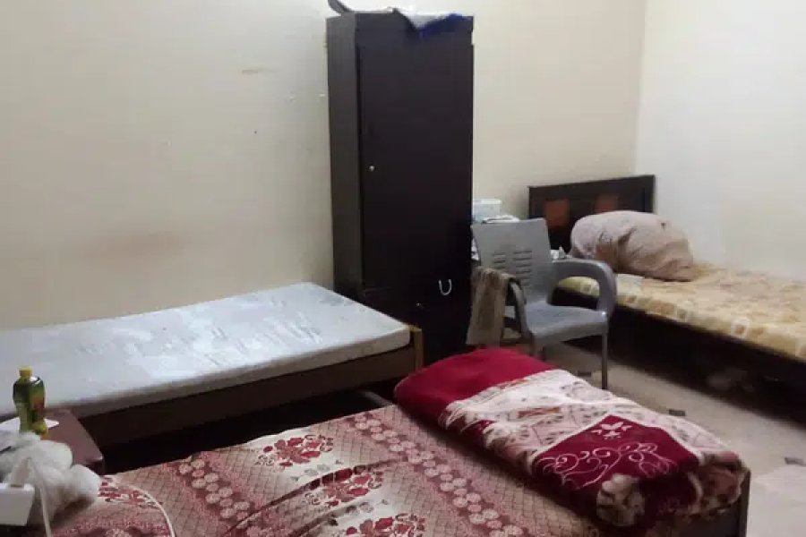 گرلز ہاسٹل برائے فروخت