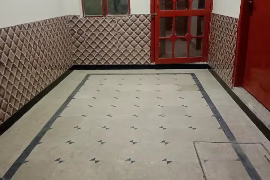 G-8/2 اوپری پورشن کرایہ پر دستیاب ہے۔