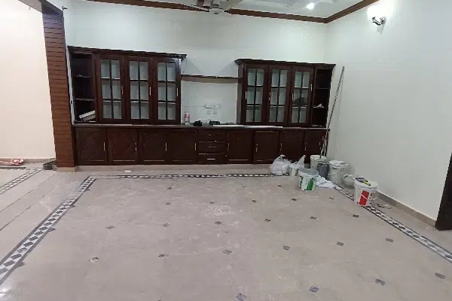 2 Bedrooms Ground Portion Available for Rent in G10