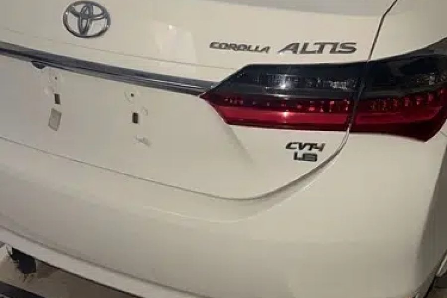 Toyota Corolla Altis Grande Nishat Park, Sialkot