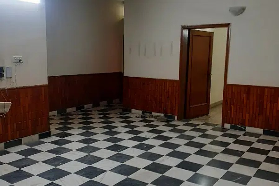 G/10 مین ڈبل روڈ 3 بیڈ اپر پورشن ریئل پکس کرایہ پر دستیاب ہے