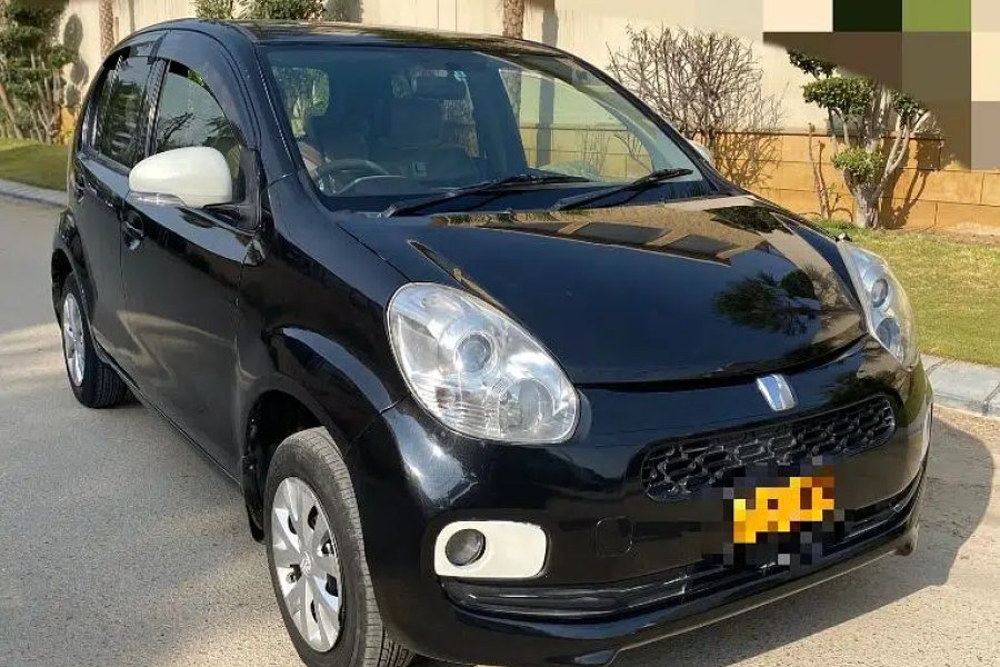 ٹویوٹا پاسو (حنا پیکیج) جمشید روڈ، کراچی