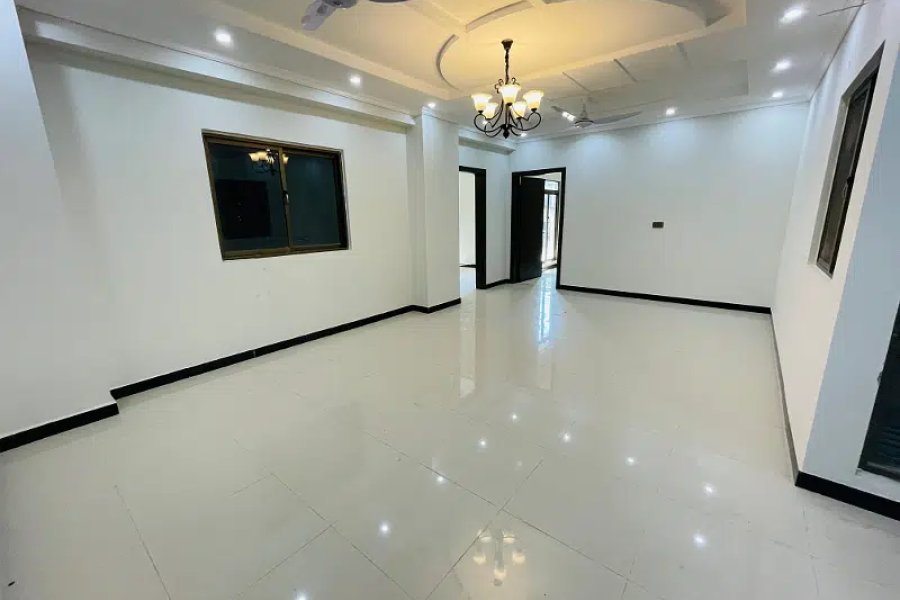 E11/4 بالکل نیا 2 بیڈروم اپارٹمنٹ برائے فروخت سرمایہ کاروں کی قیمت