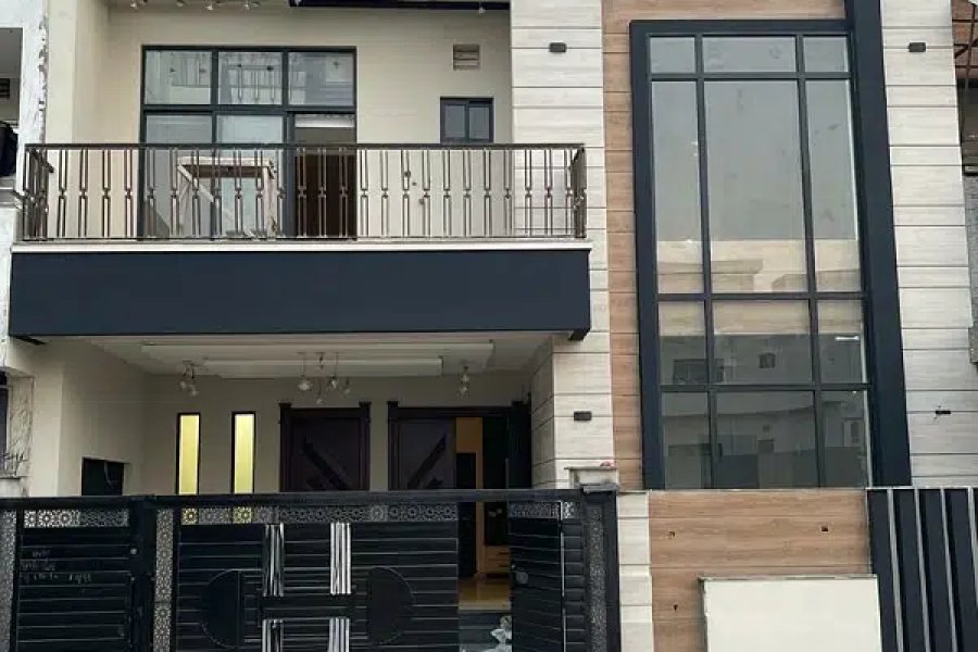 فیصل ٹاؤن بلاک اے - ایف۔ 18 میں 8 مرلہ رہائشی مکان برائے فروخت میں