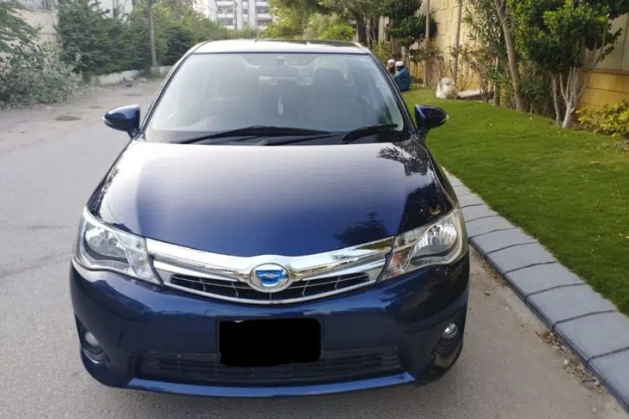 ٹویوٹا ایکسیو ہائبرڈ 2014/17 گارڈن ایسٹ، کراچی