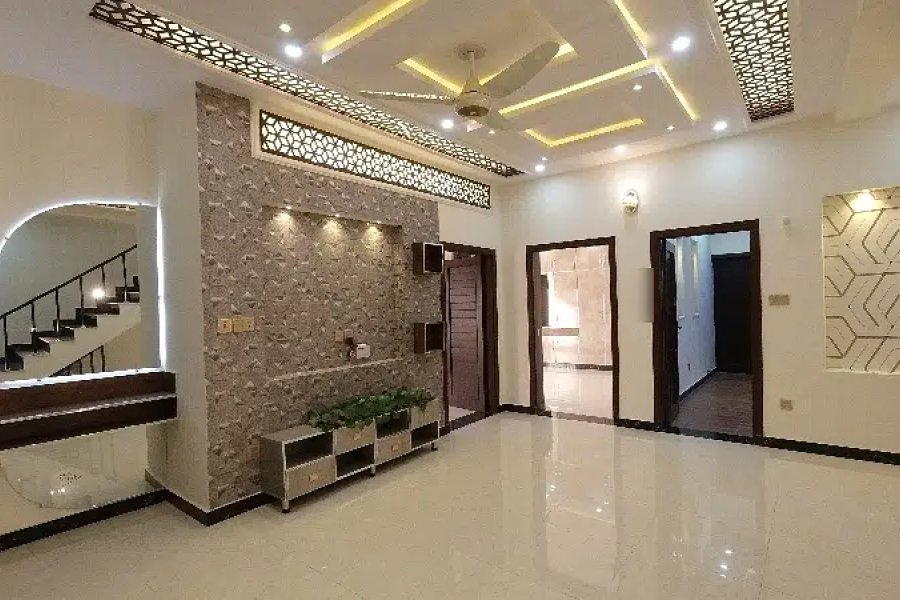 E-11 میں 3200 اسکوائر فٹ مکان اچھی جگہ پر برائے فروخت