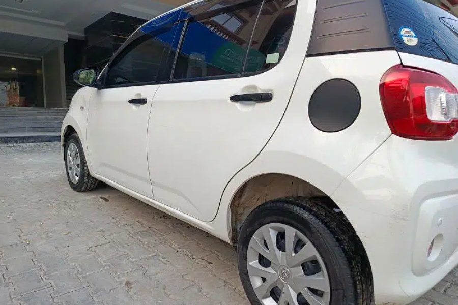 ٹویوٹا پاسو ایکس ایل مین بلیوارڈ ڈی ایچ اے ڈیفنس، لاہور