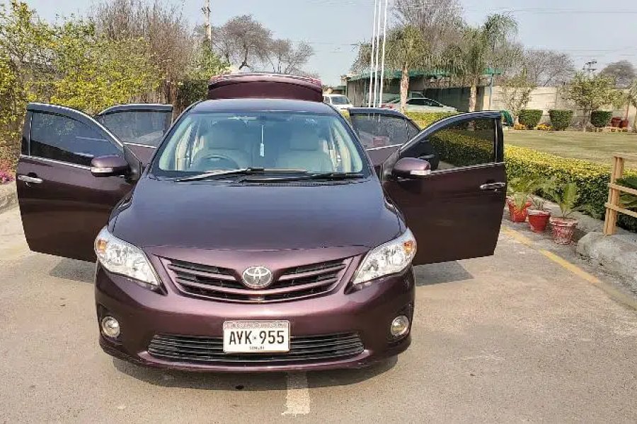 Toyota Crolla GLI 1.6 Eligance Sahiwal Bypass, Sahiwal