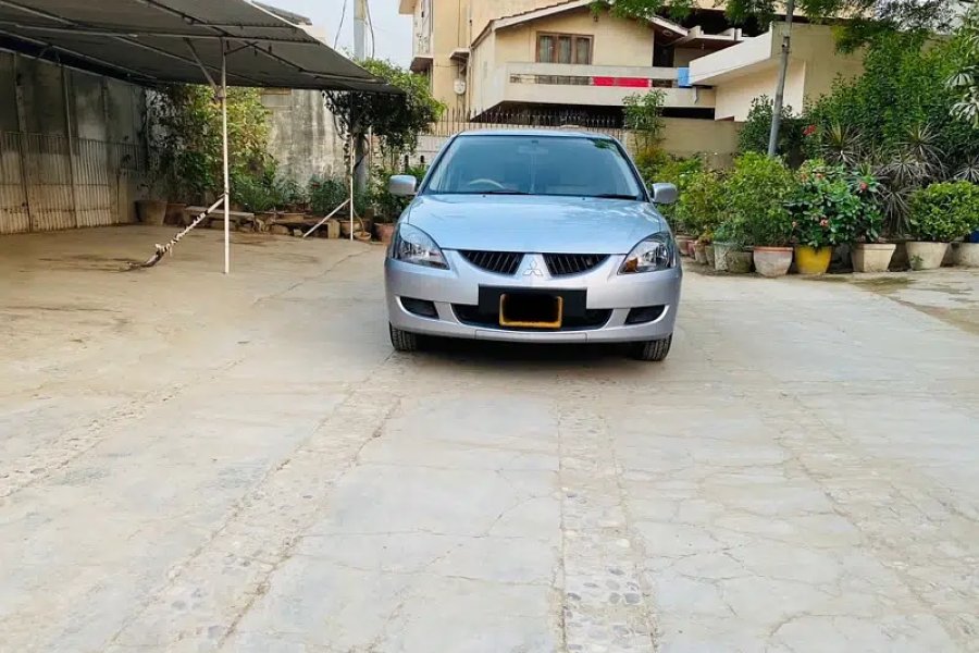 Mitsubishi Lancer 1.6 GLX AT 2004 ModelFirst Hand Gulshan-e-Iqbal, Karachi