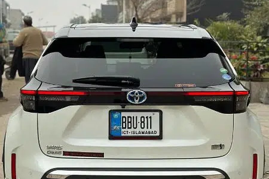 Toyota yaris cross hybrid 1.5 Bahria Town Phase 8, Rawalpindi