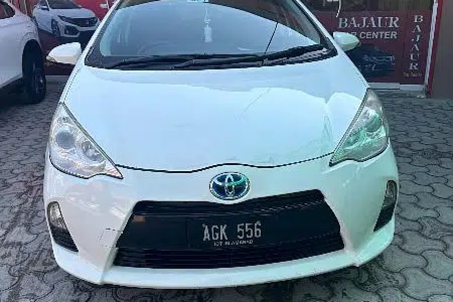 Toyota Aqua Shakir Abad, Peshawar