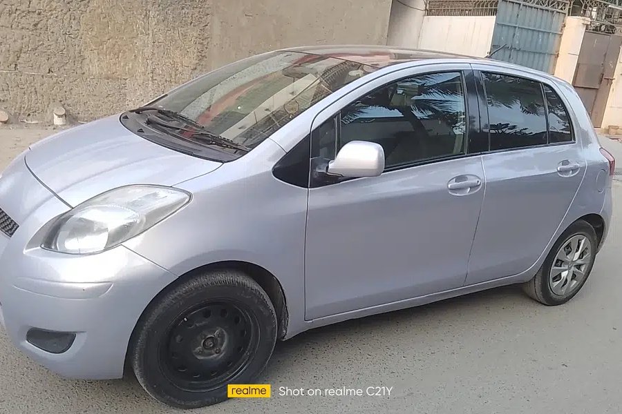 Toyota Vitz Pechs I, Karachi