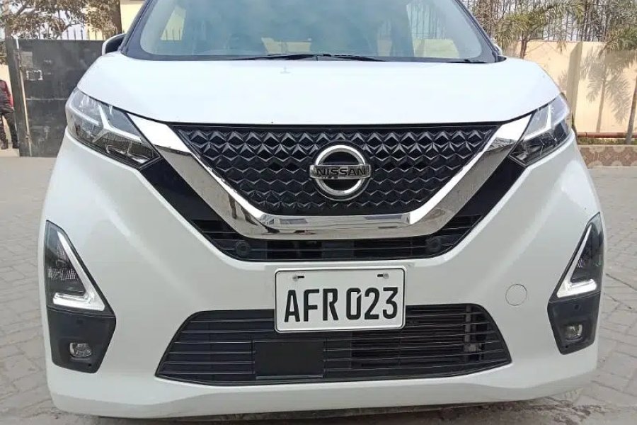 نسان ڈیز ہائی وے اسٹار آٹو پائلٹ لاہور موٹروے سٹی، لاہور