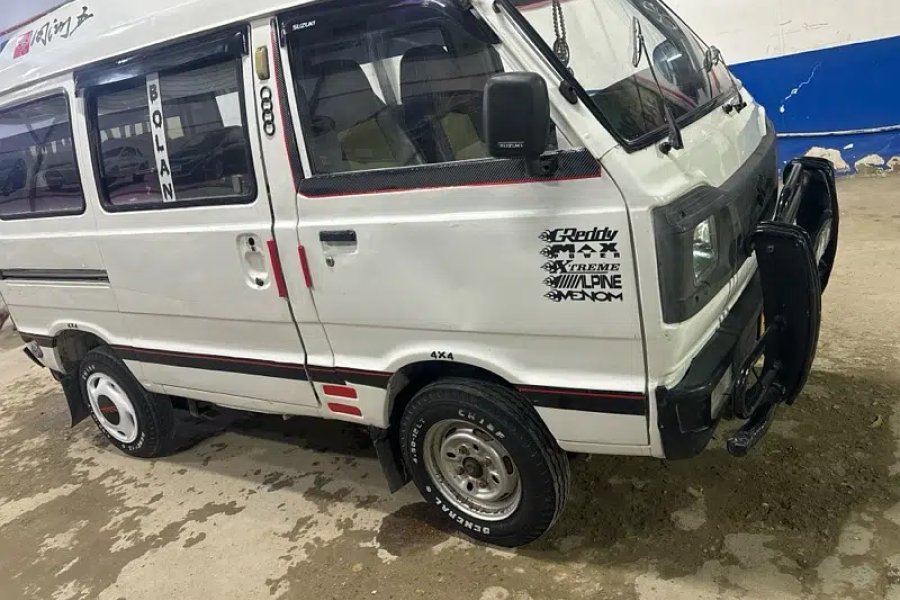 سوزوکی ہائی روف فیصل کنٹونمنٹ، کراچی