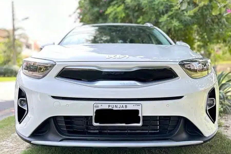 KIA STONIC EX+ EME Society, Lahore