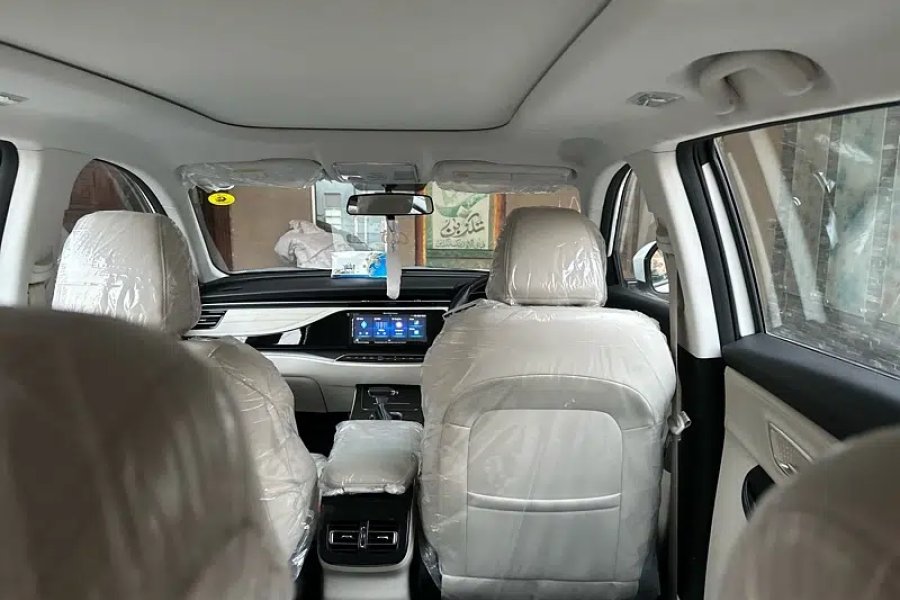 اوشان ایکس 7 فیچر ٹویوٹا، گرینڈ، سوک، ویزل، ایکوا، ایم جی واپڈا ٹاؤن، لاہور سے بہتر ہے