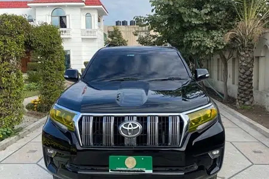 Toyota Prado Txl مکمل آپشن ٹوٹل جینوئن پارک ویو ولاز، لاہور