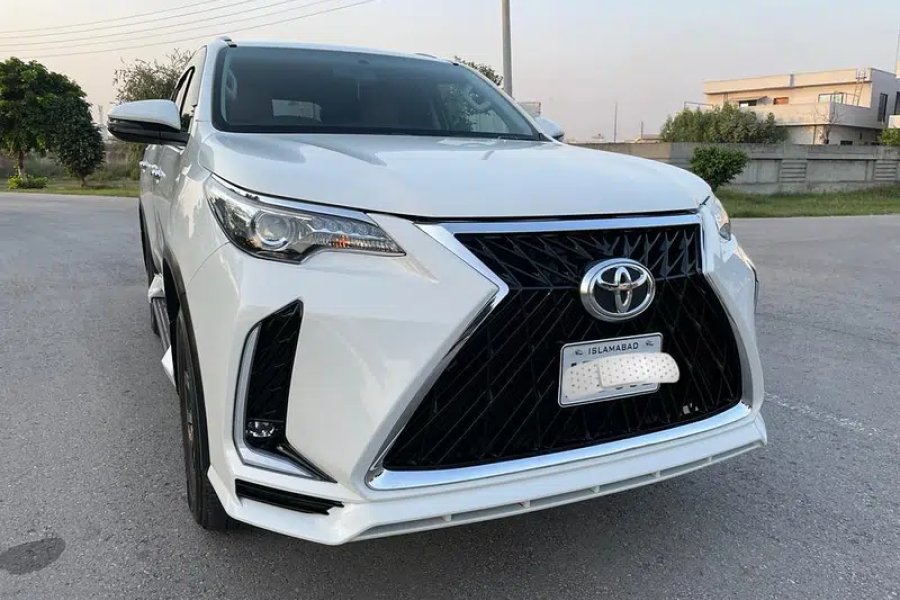 Toyota Fortuner 2.7 V 2021 Model Citi Housing Society, Gujranwala